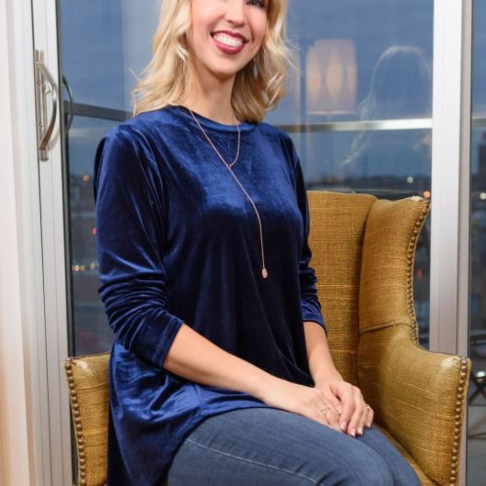 Penelope Rose Navy Crushed Velvet Blouse EUC sz L